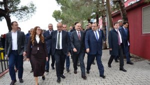 Bakan Müezzinoğlu, Biga'da işçilerle buluştu.