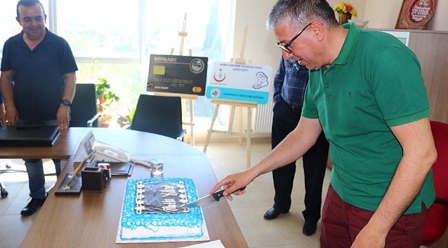 Başkan Mutan'dan, eski yardımcısı Adnan Köse'ye sürpriz doğum günü kutlaması