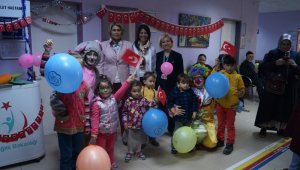 Biga Devlet Hastanesinde 23 Nisan etkinliği