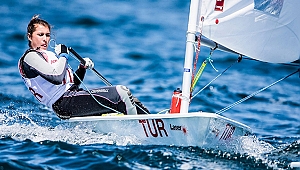 Buket Aslan yelkeniyle rüzgardan madalya çıkardı