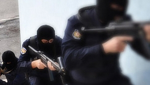 Çanakkale, İzmir ve Diyarbakır'da eş zamanlı operasyon