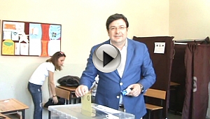 CHP Milletvekili Muharreem Erkek Nedime Hanım Kız Meslek Lisesi'nde Oyunu Kullandı