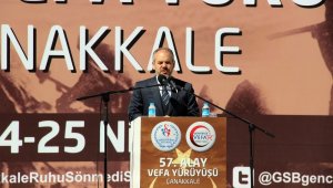 Gençler şehitler abidesinde buluştu