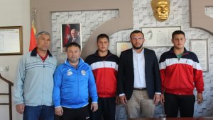 İkiz güreşçilerden Başkan Sami Yavaş'a ziyaret