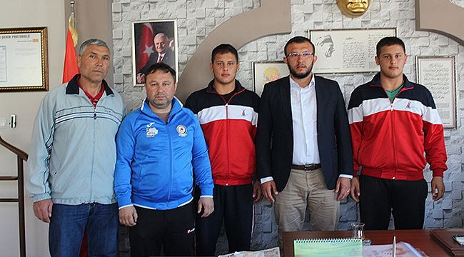 İkiz Güreşçilerden Başkanımız Sami Yavaş'a ziyaret