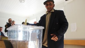 Konteyner okulda oy kullandılar