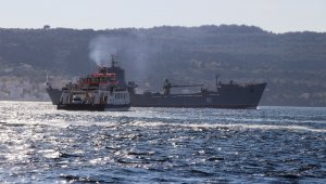 Rus savaş gemisi Çanakkale Boğazı'ndan geçti