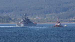 Rus savaş gemisi Çanakkale boğazından geçti