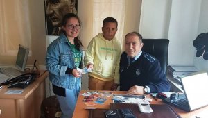 Suriyeli çocuktan örnek davranış