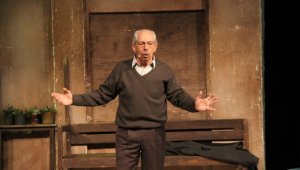 'Yaşamaya dair' müzikali Biga'da sahnelendi