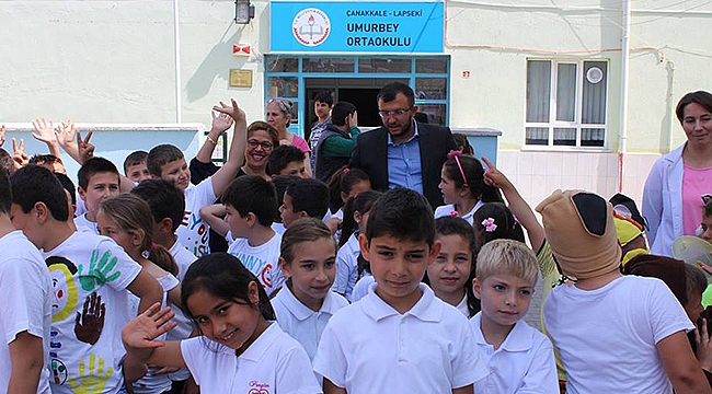 Başkan Yavaş Umurbey İlkokulu Bahar Şenliğinde'