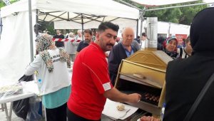 Biga'da öğrenciler yararına kermes düzenlendi
