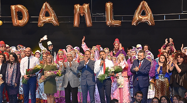 "ÇAFAD 18.Damla halk dansları gösterisi İçdaş Kongre merkezinde yapıldı"