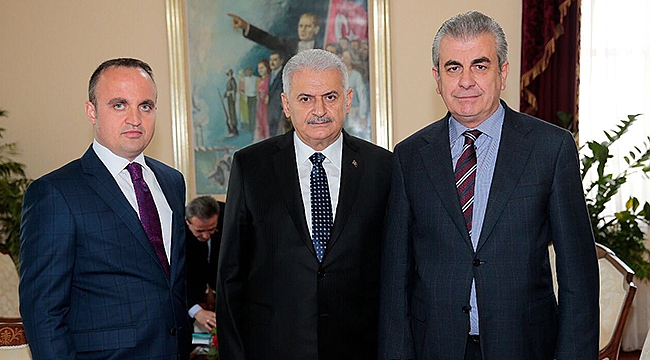 Çanakkale Ticaret ve Sanayi Odası Yönetim Kurulu Başkanımız Bülend Engin Çanakkale Milletvekili Bülent Turan ile birlikte Başbakanımızı ziyaret etti.