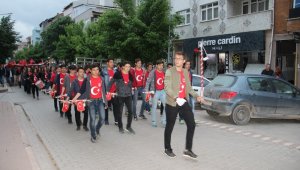 Çanlı gençlerden fener alayı