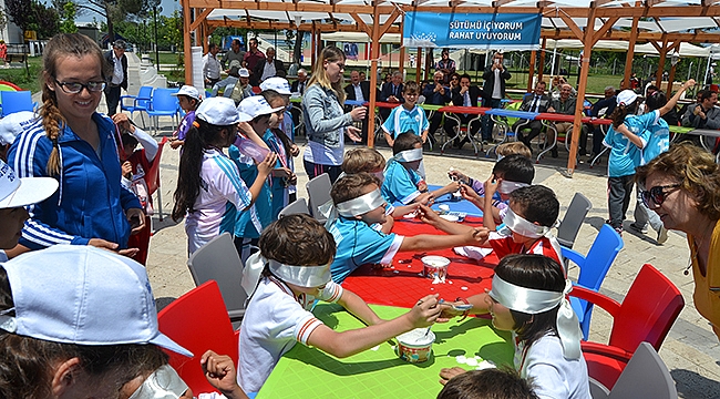 Dünya Süt Günü Biga Şehir Parkı'nda yapılan etkinliklerle kutlandı.
