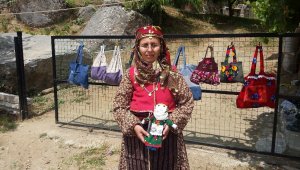 Gelin - kaynana birlikte üretip satıyorlar