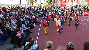 Halk Oyunları Gösterisi beğeni topladı