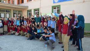 Hayvansever oyuncu Biga'da eğitim verdi