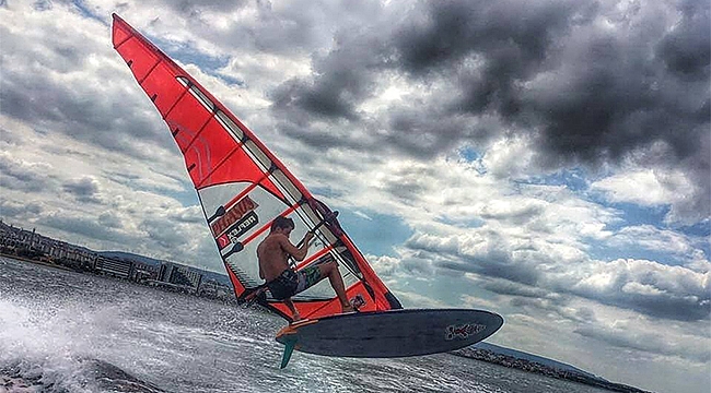 İçdaş Spor'un Sörfçüsü Berkay Okumuş Milli Takım'da
