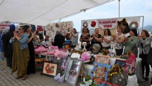 Küçükkuyu'da 3 bin 750 eser sergilendi