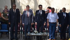 Kursiyerler, el emeği göz nuru eserlerini sergiledi