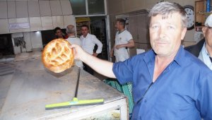 Lapseki'de 350gr pide 2 liradan satılıyor
