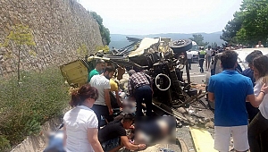 Muğla'da yolcu midibüsü uçuruma yuvarlandı: 20 ölü, 13 yaralı