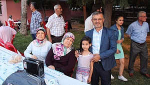Ak Parti Çanakkale'deki iftar yemeklerine İsmetpaşa mahallesiyle başladı.