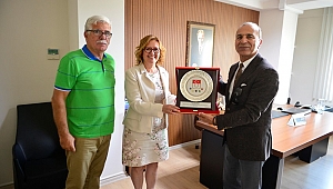 Çanakkale Belediyesine Üniversite Sporları Federasyonu'ndan Plaket