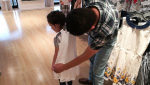 İhtiyaç sahibi 225 çocuk bayramlık elbiselerle sevindirildi