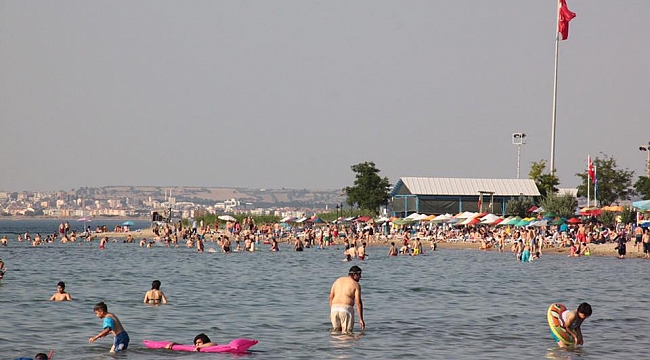 Mavi Bayraklı Kepez Belediyesi Halk Plajı Bayramda Doldu Taştı