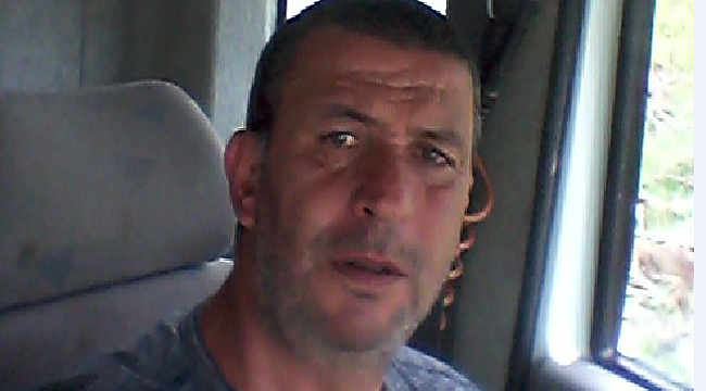 Takla atan otomobilin altında kalarak yaşamını yitirdi.