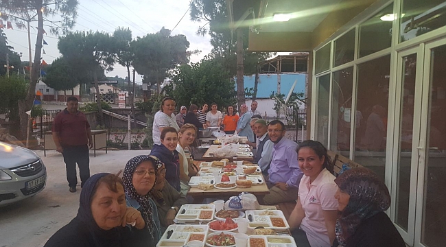 Umurbey Belediyesi'ne Ait Olan SEÇ Market İftar Yemeği Düzenledi...