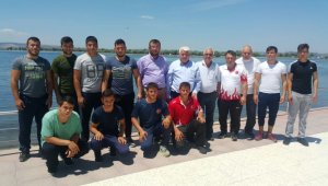 Umurbeyli güreşçiler Kırkpınar öncesi kampta