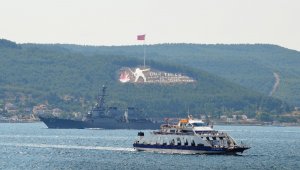 Amerikan savaş gemileri boğazdan geçti