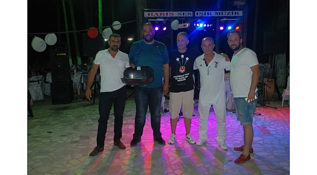 Bayramiçli Beşiktaşlılar şampiyonluğu kutladı