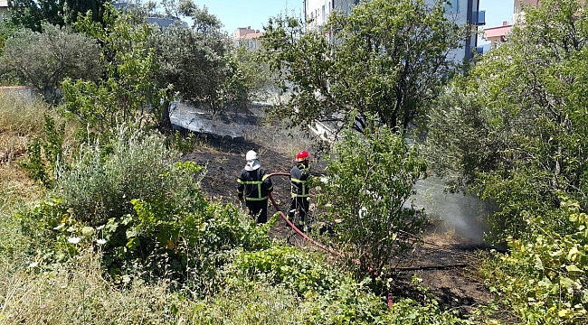 Boş Arazide Çıkan Yangın Çevre Sakinlerini Tedirgin Etti...