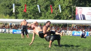 Çan'da yağlı güreş heyecanı 6. kez yaşandı