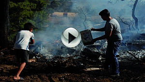  Çanakkale'de Arazi Yangını! Yangına Çocuklar Su Taşıdı, Büyükler Helikopter Sortilerini İzledi!!!