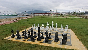 Çanakkale'de Bir İlk Kepez Park'ta Açık Hava Satranç Takımları Kuruldu