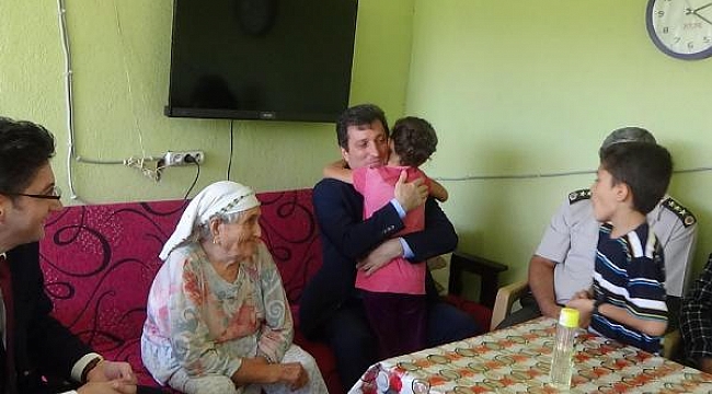 Çanakkale Valisi Tavlı, Sel Mağdurlarına Ziyarette Bulundu...
