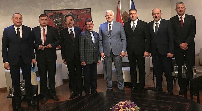 Davut Doğan Karadağ Başbakanı Markoviç'i Makamında Ziyaret Etti...