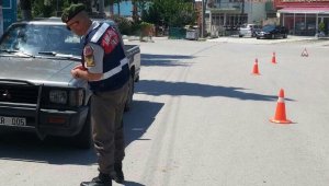 Jandarmadan trafik plakası denetimi