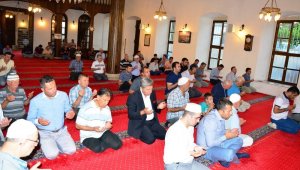 Lapseki'de şehitler için sabah namazında buluştular