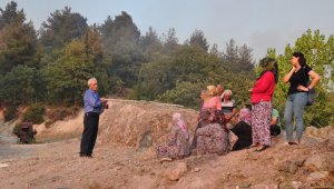 Orman yangını nedeniyle köy boşaltıldı