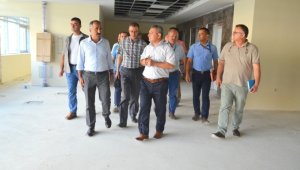 Rektör Acer, hastane inşaatında incelemelerde bulundu