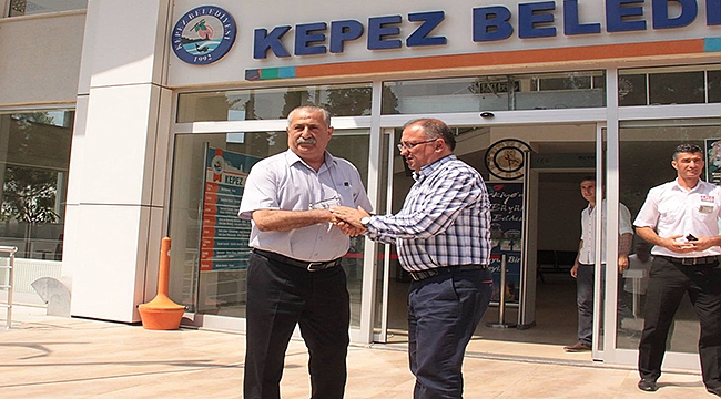 Yalova Belediye Başkanı Vefa SALMAN, Kepez Belediyesi Meclisi Arasında Sürpriz Ziyareti...