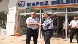 Yalova Belediye Başkanı Vefa SALMAN, Kepez Belediyesi Meclisi Arasında Sürpriz Ziyareti...