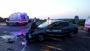 Çanakkale'de Kamyonetle Otomobil Çarpıştı: 4 Yaralı